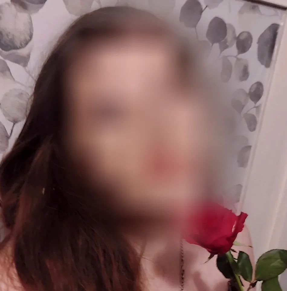 Diana, 27