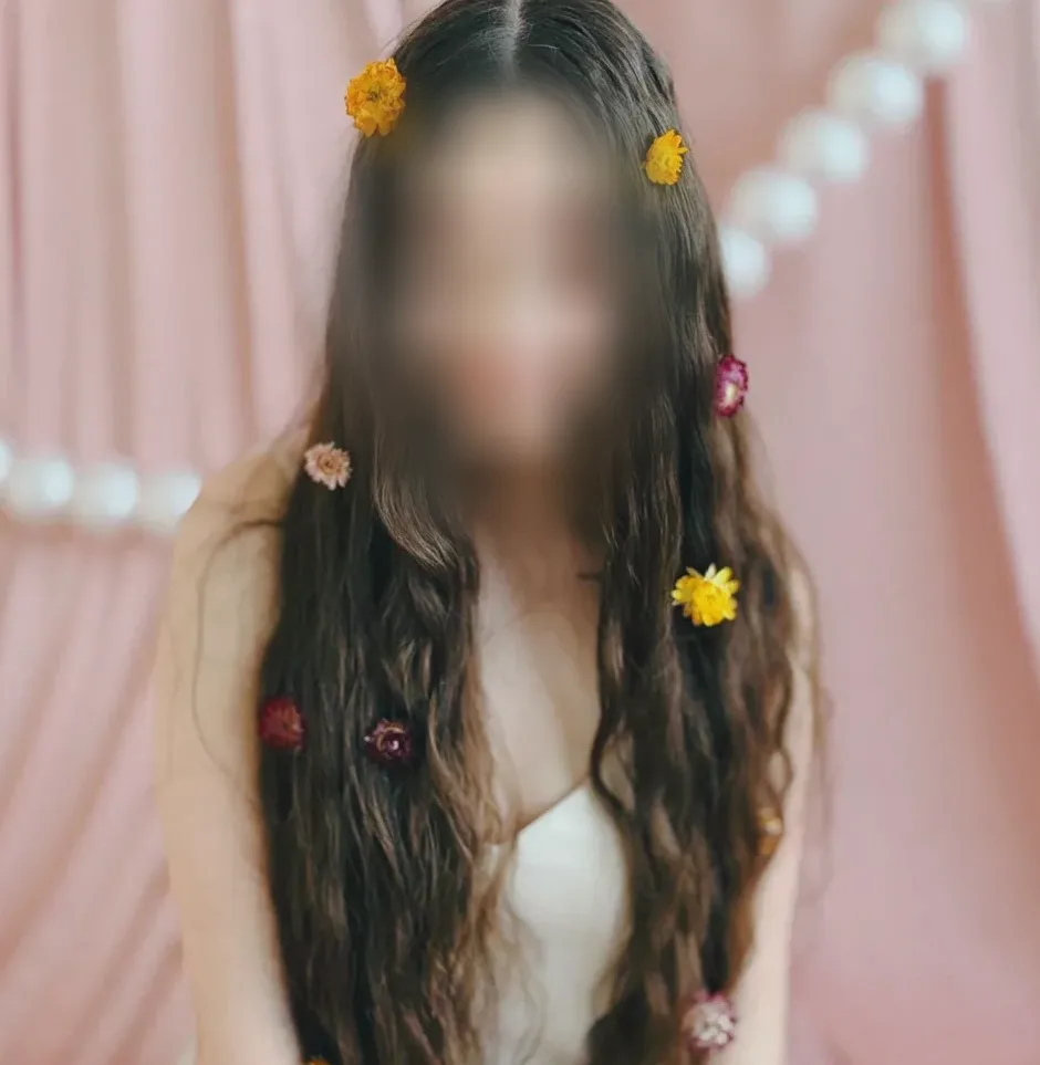 Elif, 21