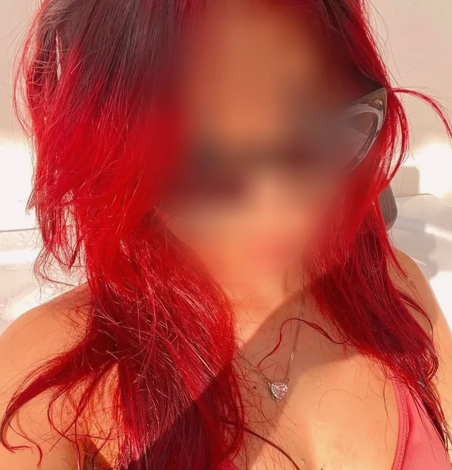 Julia, 19