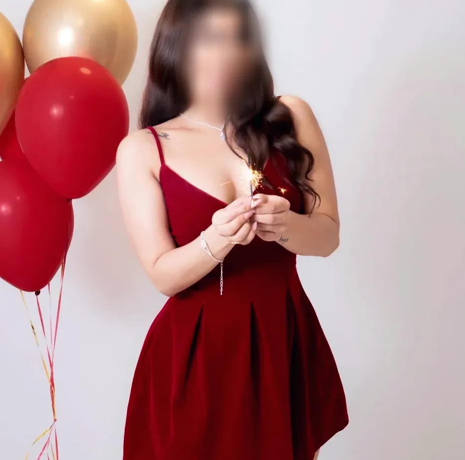Lea, 24